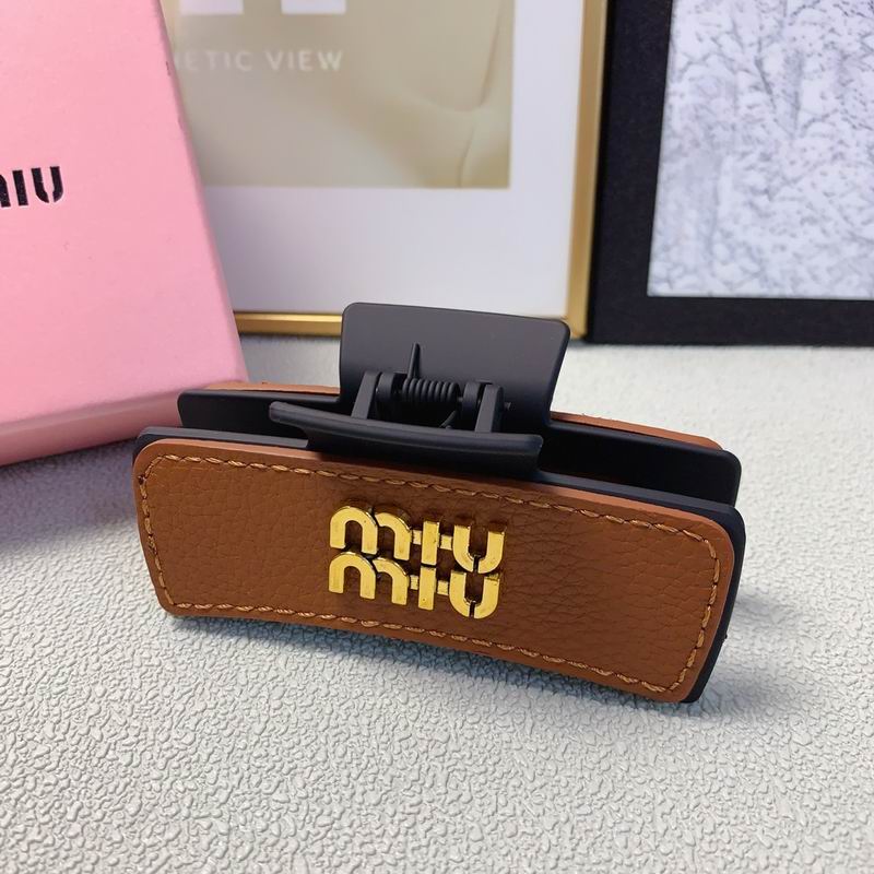 MiuMiu Hair Grab Clip 12lyx1 (1)